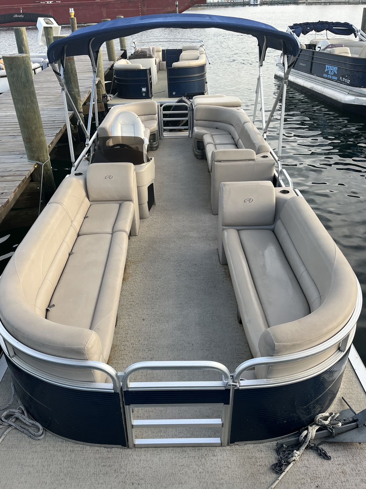 Pelican Pontoon Company guests on the water near Crab Island
